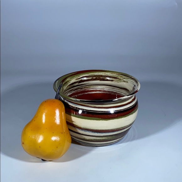 Desert Sands Pottery Lipped Bowl - Picture 10 of 10